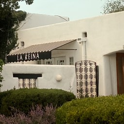 La Reina Bar, in the El Rey Court